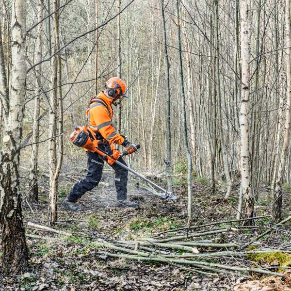 Consejos de seguridad al usar desbrozadoras en otoño