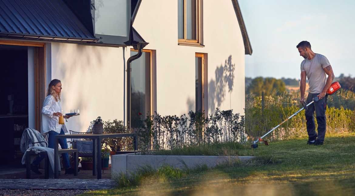 Cómo cortar la hierba alta en tu jardín