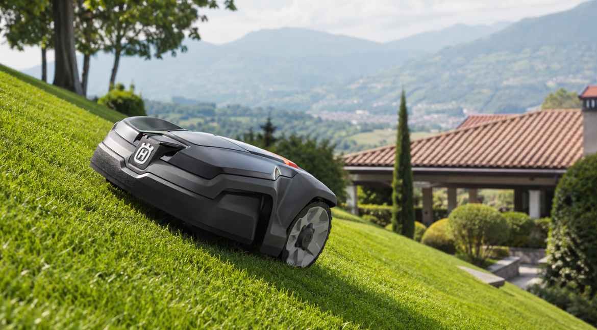 Robot cortacésped para jardines con pendiente